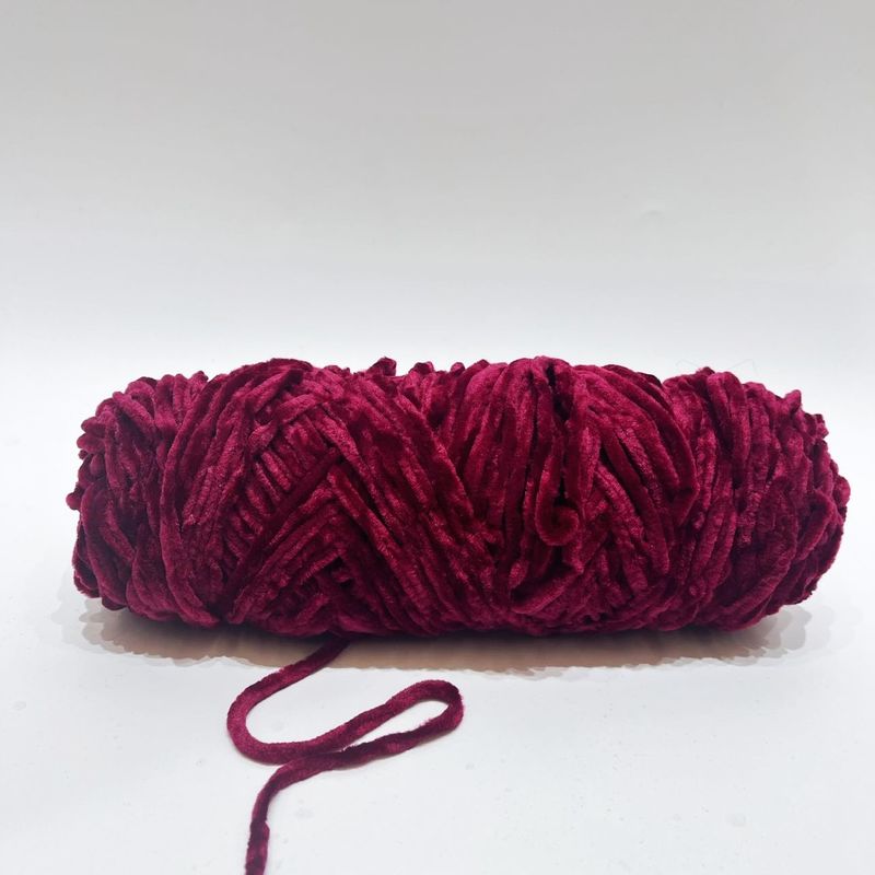 1/3.5NM 100% Chunky Velvet Dyed Polyester Yarn Crochet For Hand Knitting